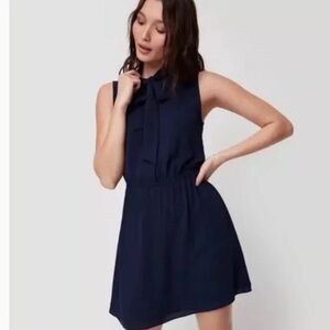 Sunday Best | Aritzia Veronica navy blue mini dress w/ bow Women’s size M office